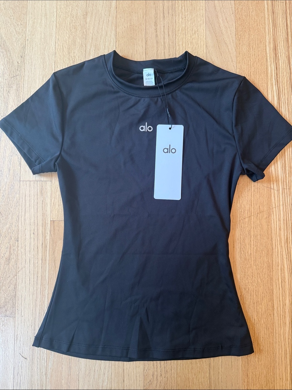 NWT: ALO Yoga Black Short Sleeve Active Tee, sz Med